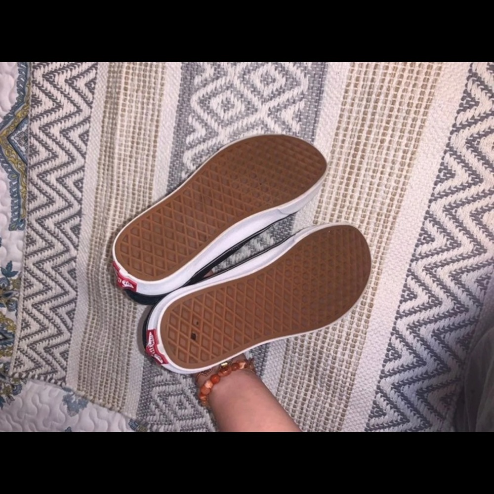 Vans - Picture 8 of 9